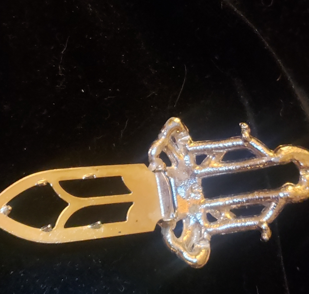 Stunning Vintage Art Deco Rhinestone Dress Clip (c. 1930s) - Picture 5 of 9